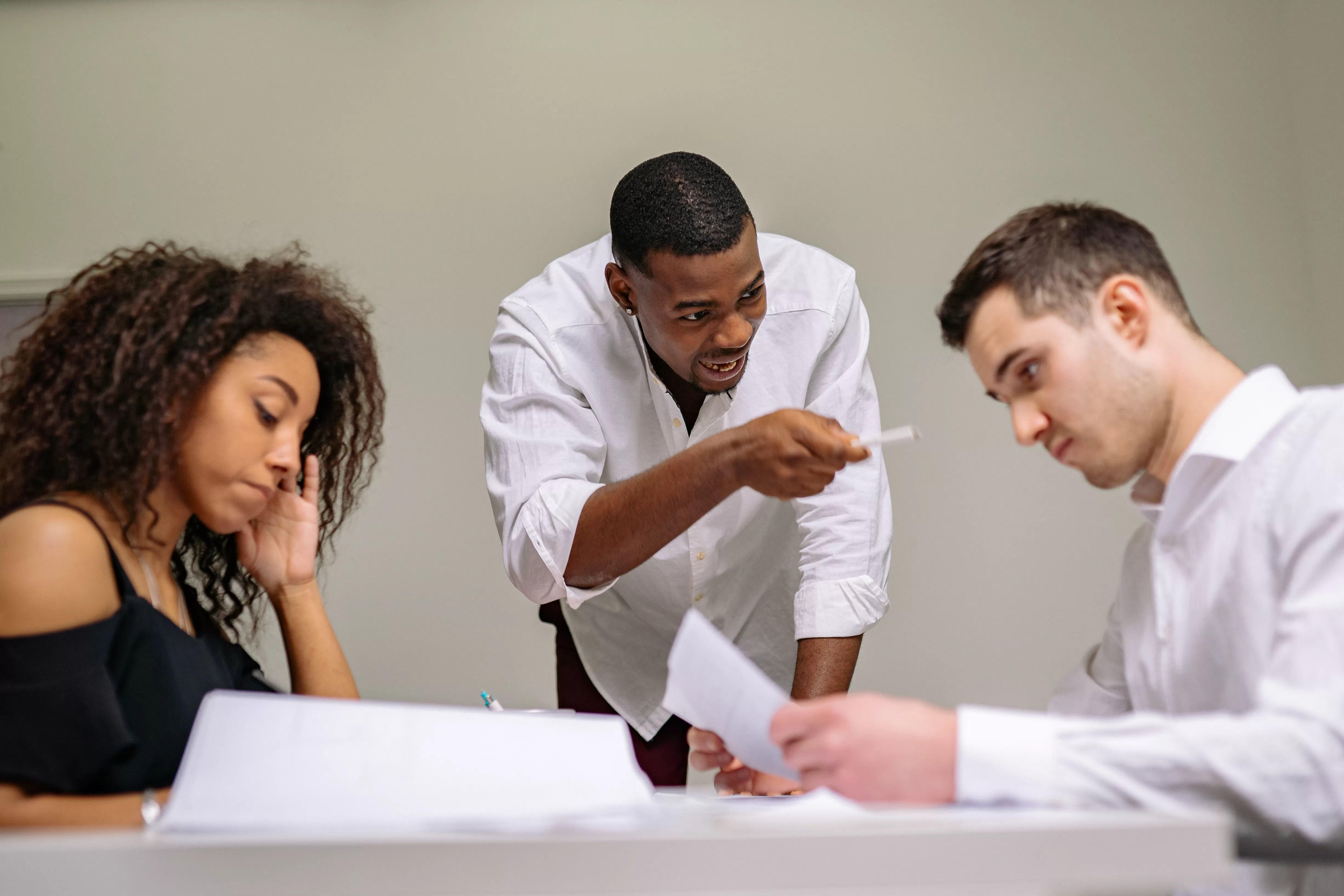 Pesquisas indicam que o sono dos justos realmente existe: o sono regula a capacidade de autocontrole, um dos fatores determinantes para uma pessoa se manter ética - especialmente no ambiente do trabalho