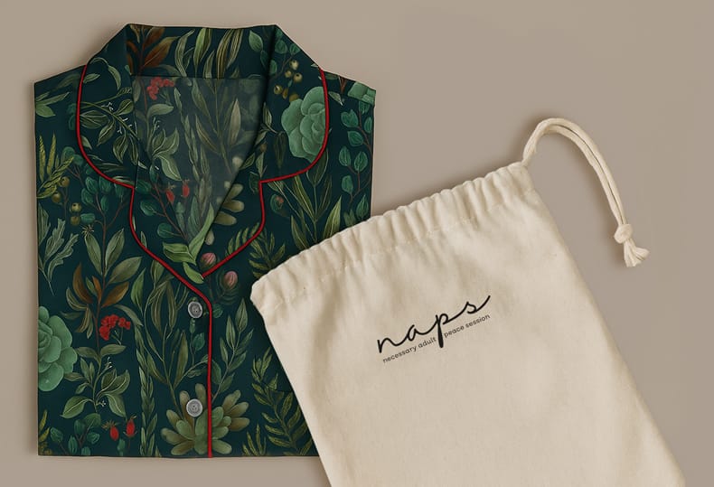 Pijama Naps estampado ao lado do saco de algodão personalizado